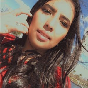 Meet your Posher, Yelitza